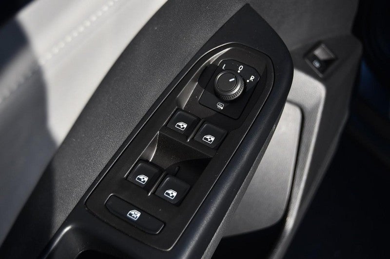 2024 Volkswagen Taos SE FWD