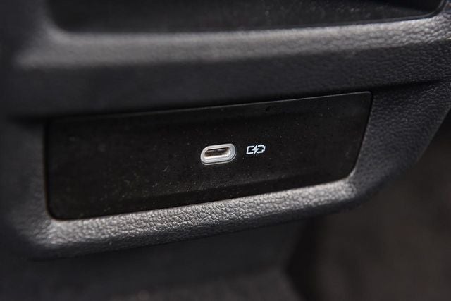 2023 Volkswagen Taos SE FWD
