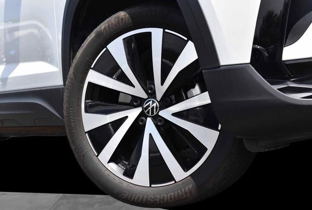 2023 Volkswagen Taos SE FWD