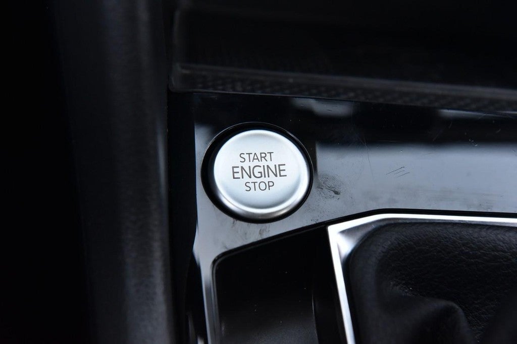 2024 Volkswagen Taos SE FWD