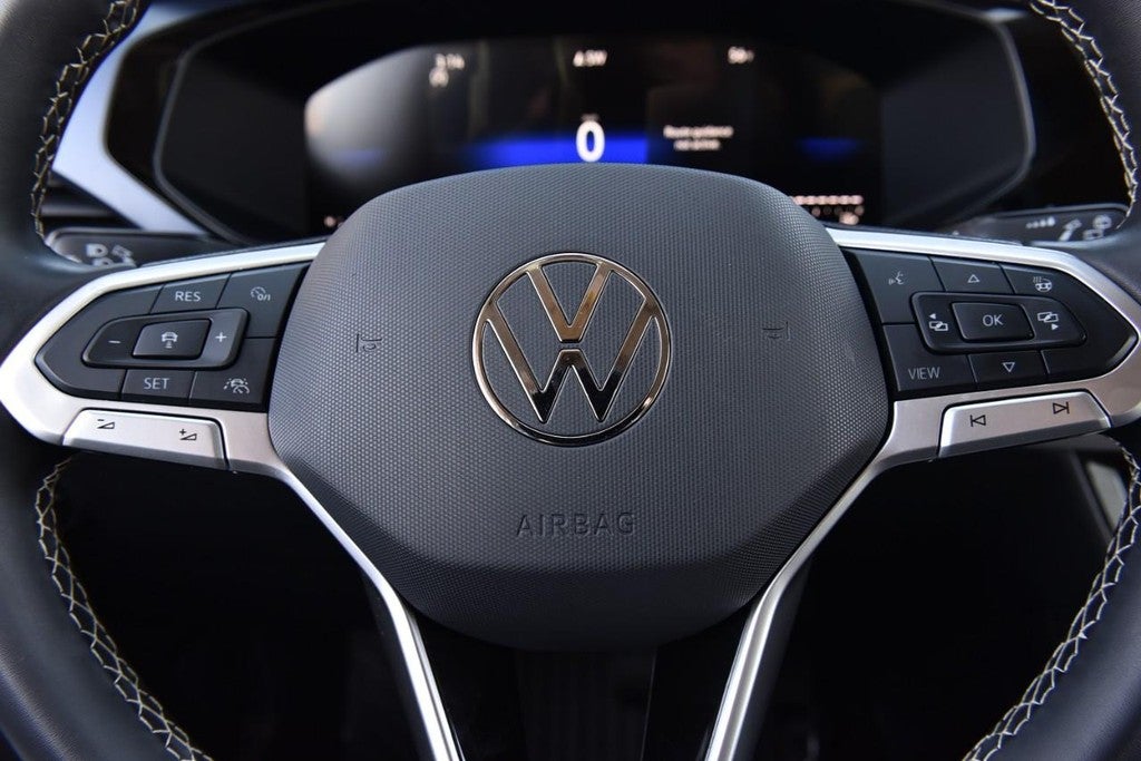 2024 Volkswagen Taos SE FWD