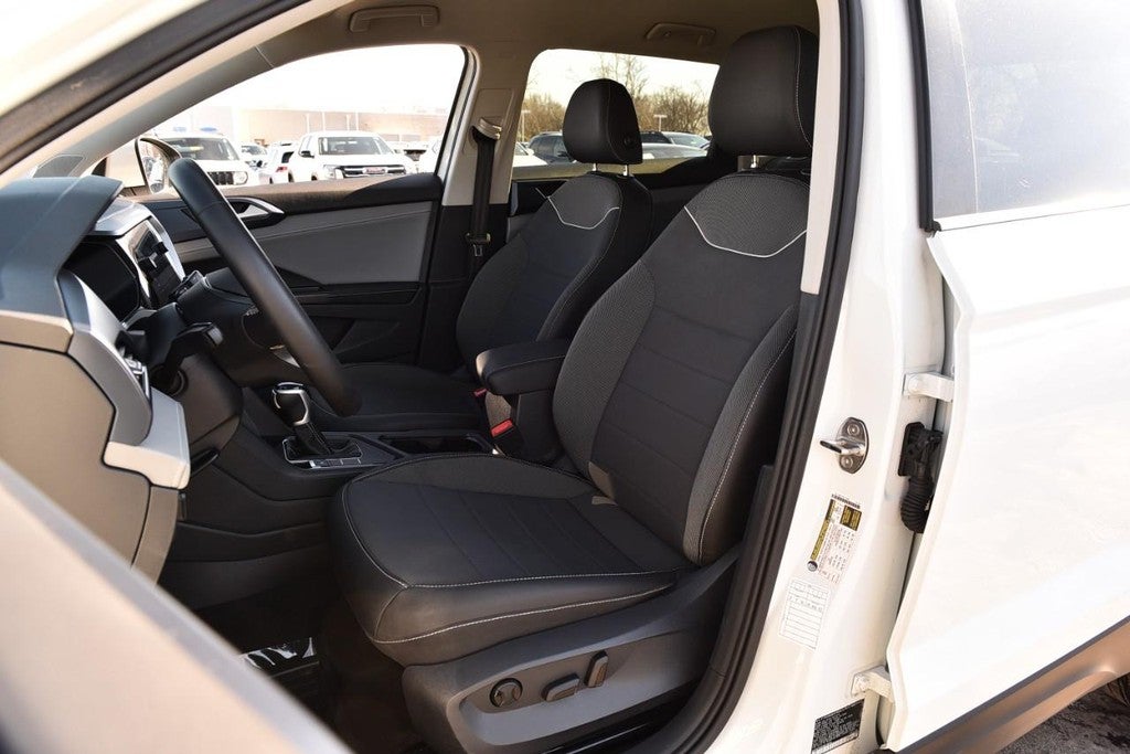 2024 Volkswagen Taos SE FWD