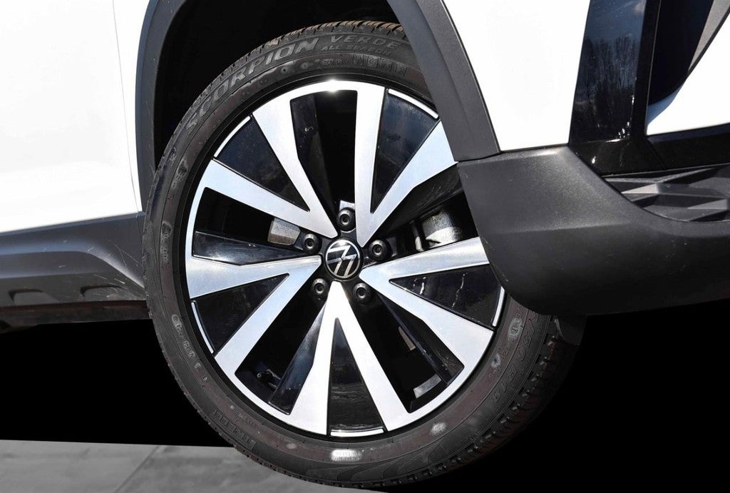 2024 Volkswagen Taos SE FWD