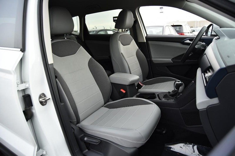 2023 Volkswagen Taos SE FWD