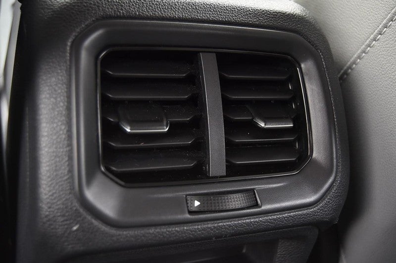 2023 Volkswagen Taos SE FWD