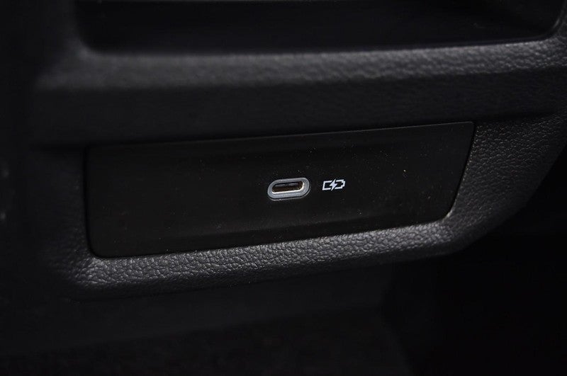 2023 Volkswagen Taos SE FWD