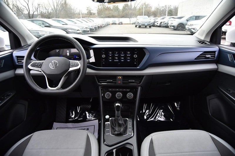 2023 Volkswagen Taos SE FWD