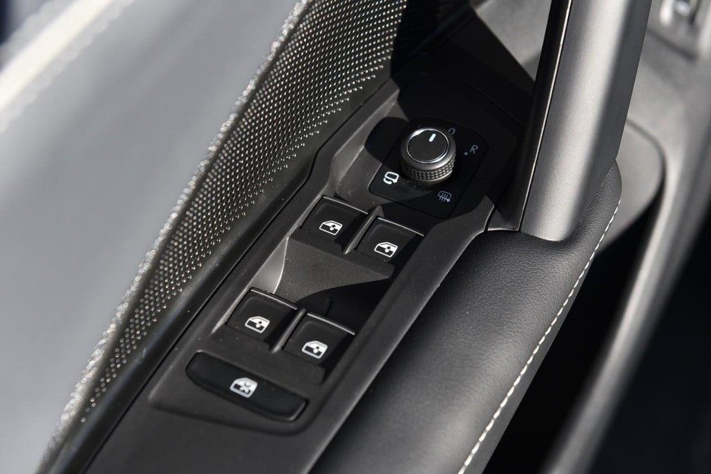 2026 Volkswagen Tiguan 2.0T SEL R-Line Turbo 4MOTION