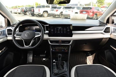 2025 Volkswagen Taos 1.5T SE