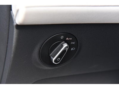 2025 Volkswagen Taos SE 4MOTION