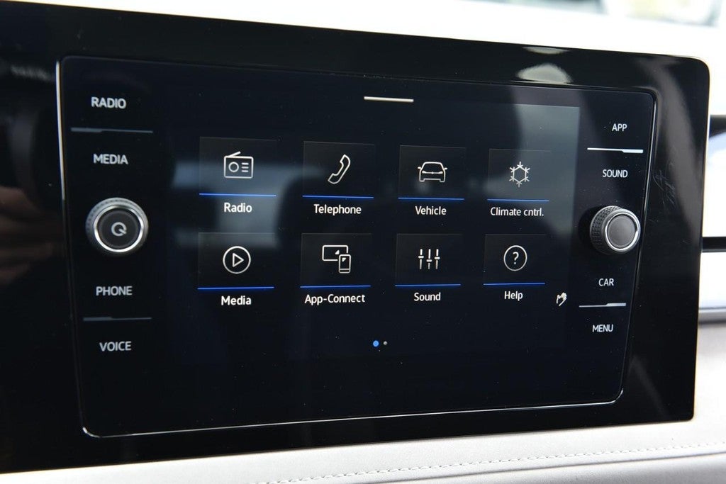 2025 Volkswagen Taos SE 4MOTION