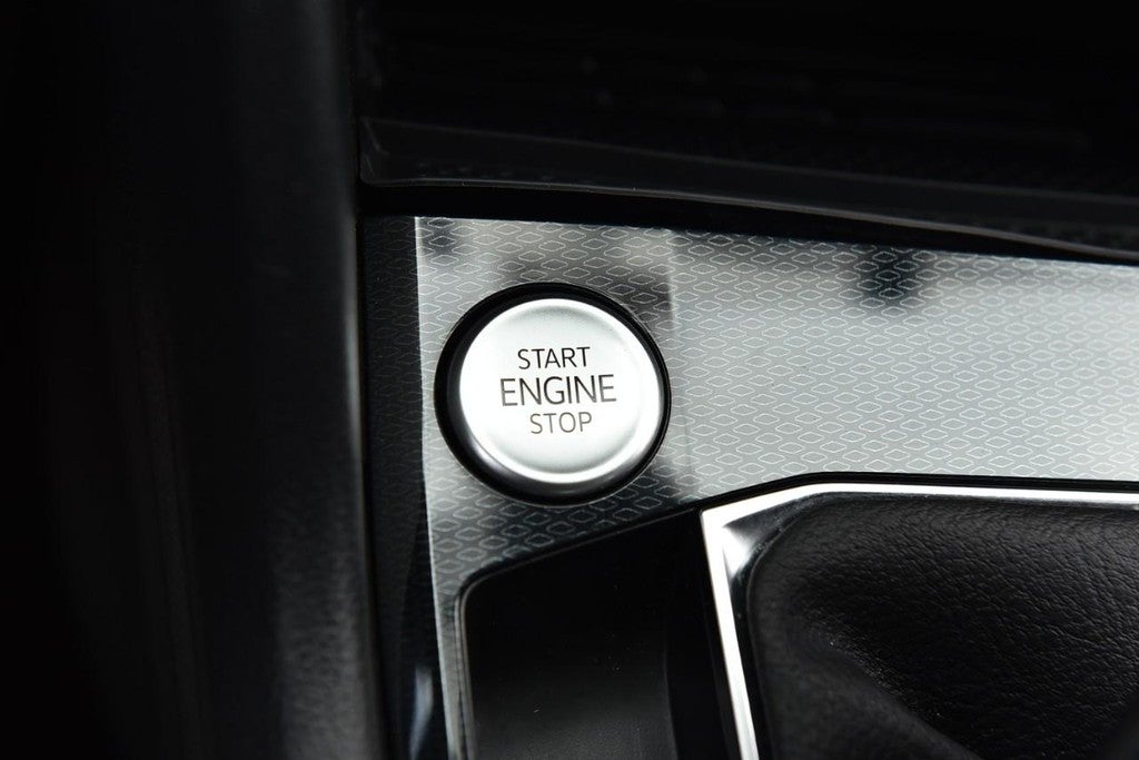 2025 Volkswagen Taos SE 4MOTION