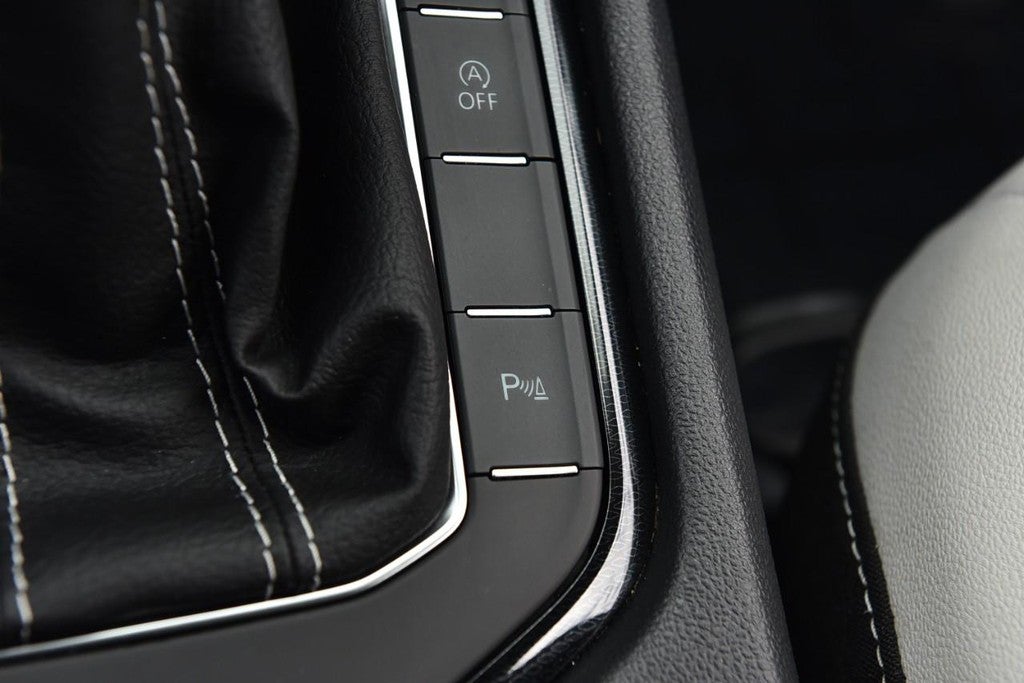 2025 Volkswagen Taos SE 4MOTION