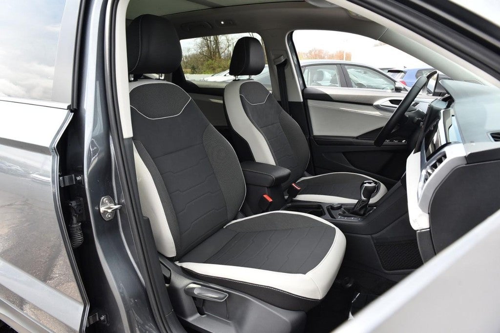 2025 Volkswagen Taos SE 4MOTION