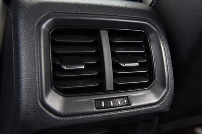 2025 Volkswagen Taos SE 4MOTION