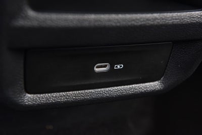 2025 Volkswagen Taos SE 4MOTION