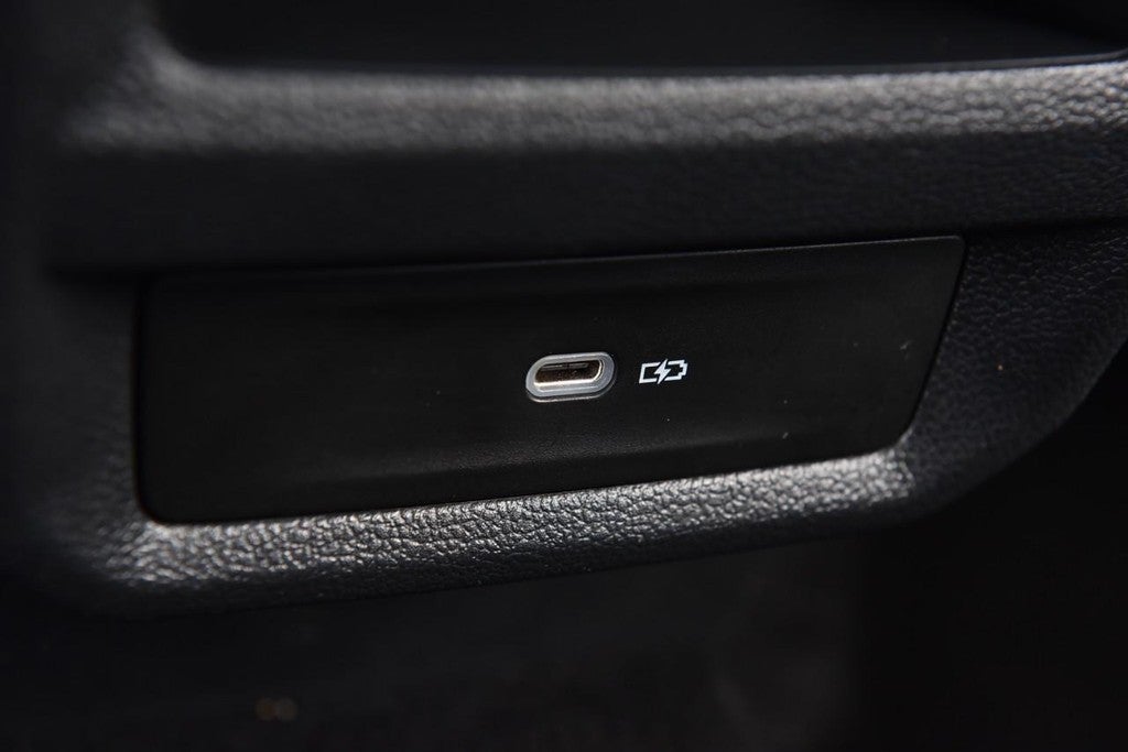 2025 Volkswagen Taos SE 4MOTION