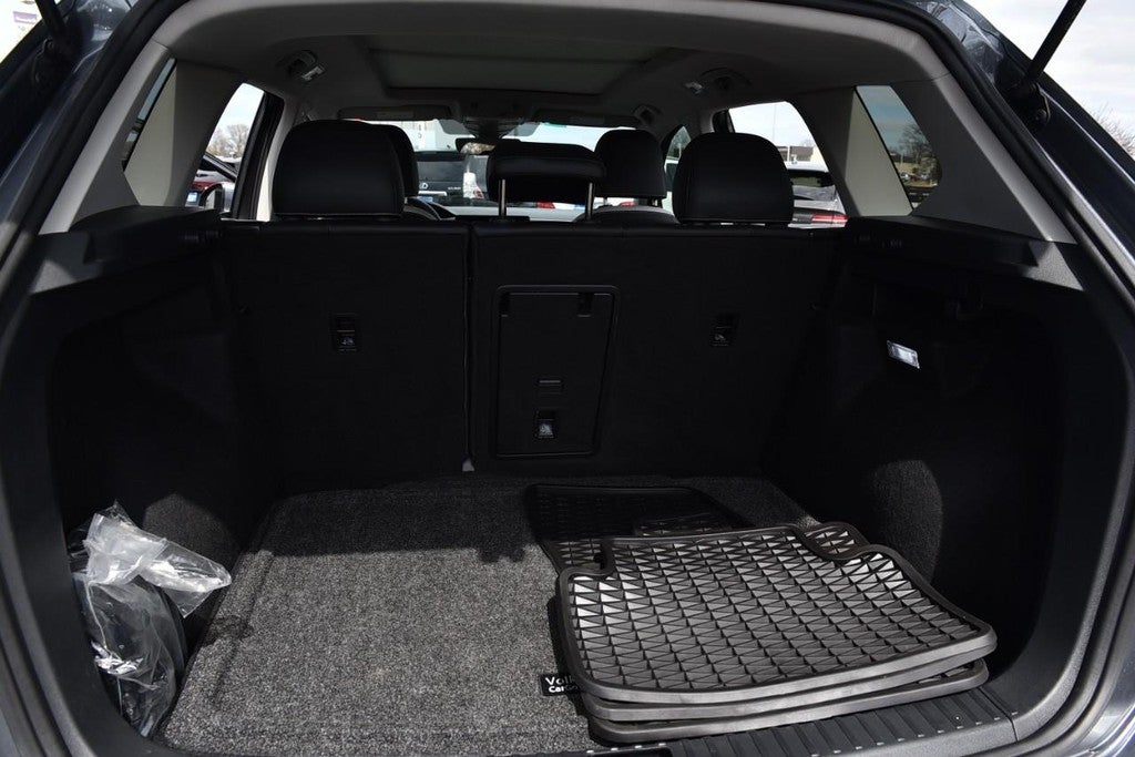 2025 Volkswagen Taos SE 4MOTION