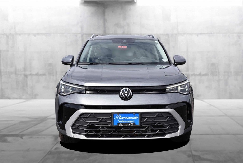 2025 Volkswagen Taos SE 4MOTION