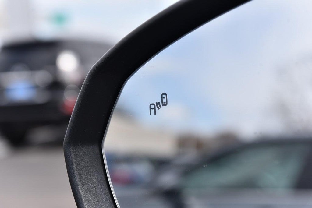 2025 Volkswagen Taos SE 4MOTION