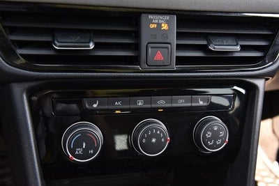 2023 Volkswagen Taos SE 4MOTION