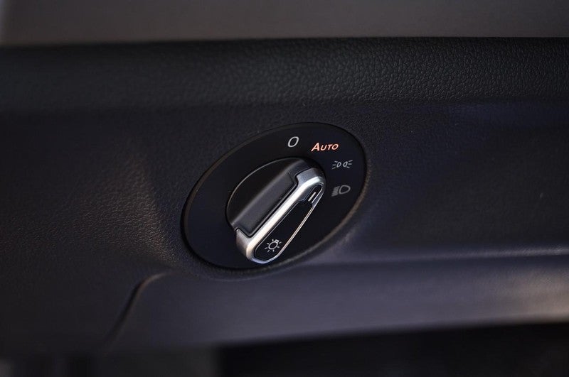 2025 Volkswagen Jetta SE Auto