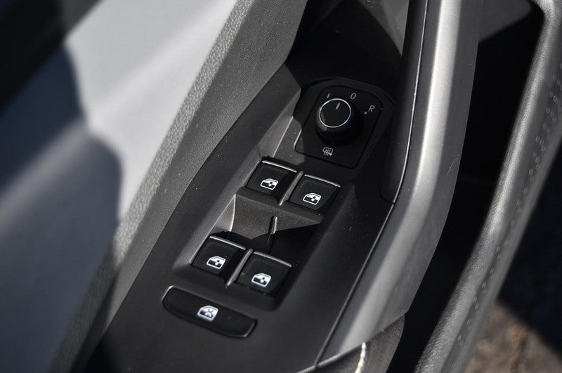 2025 Volkswagen Jetta SE Auto