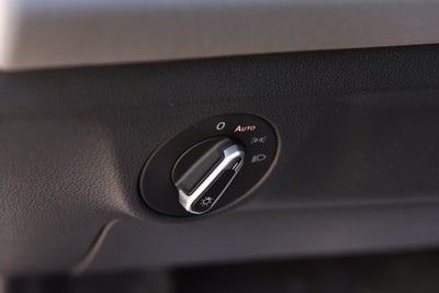 2025 Volkswagen Jetta SE Auto