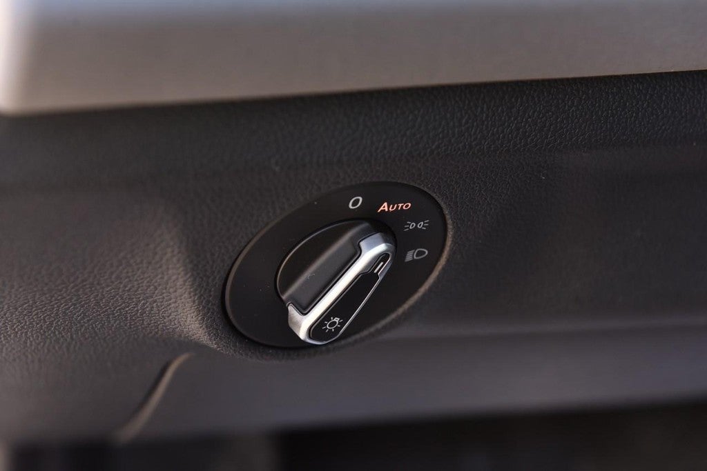 2025 Volkswagen Jetta SE Auto