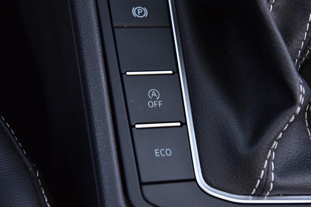 2025 Volkswagen Jetta SE Auto