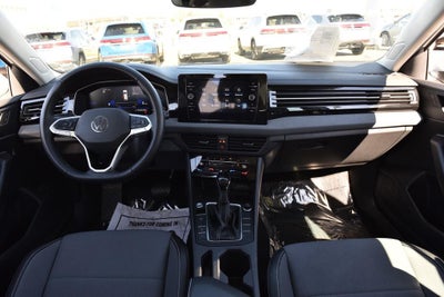 2025 Volkswagen Jetta SE Auto