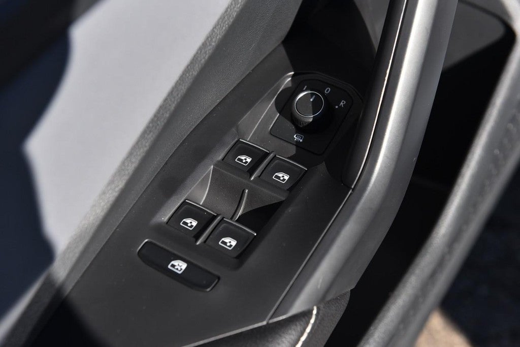 2025 Volkswagen Jetta SE Auto