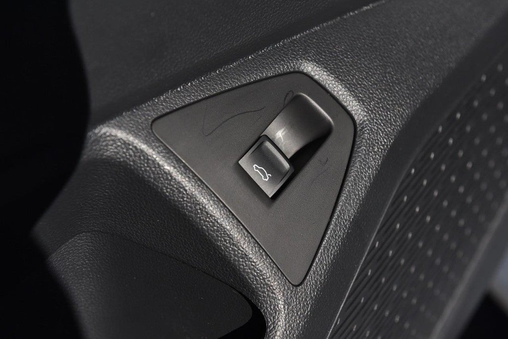 2025 Volkswagen Jetta SE Auto