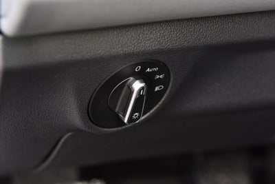 2025 Volkswagen Jetta SE Auto