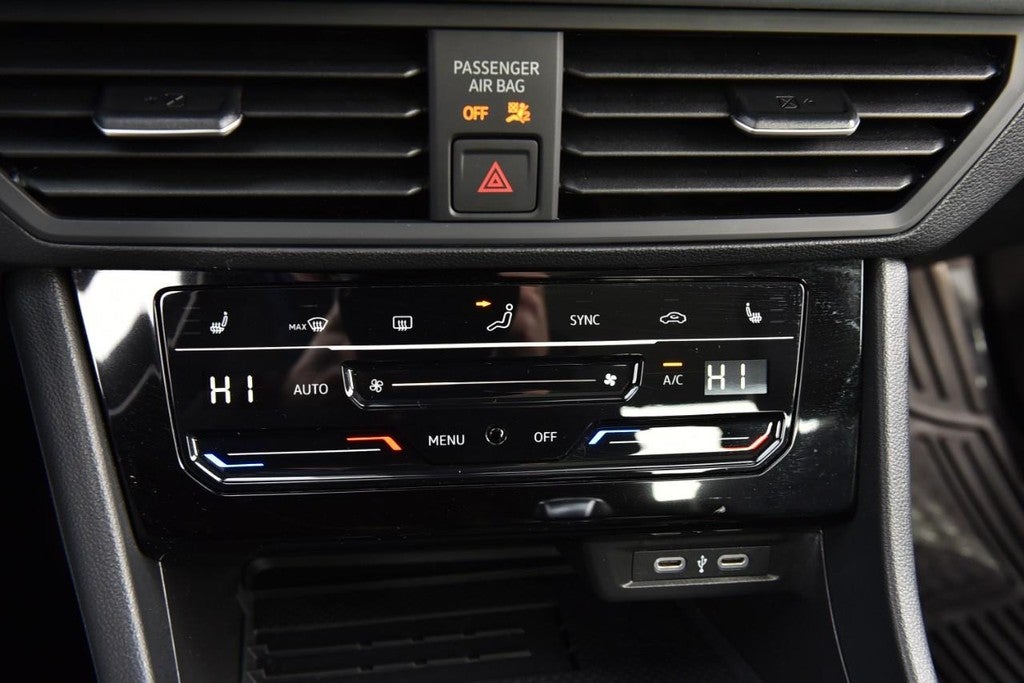 2025 Volkswagen Jetta SE Auto