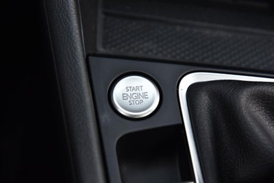 2025 Volkswagen Jetta SE Auto