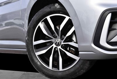 2025 Volkswagen Jetta SE Auto