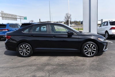 2025 Volkswagen Jetta SE Auto