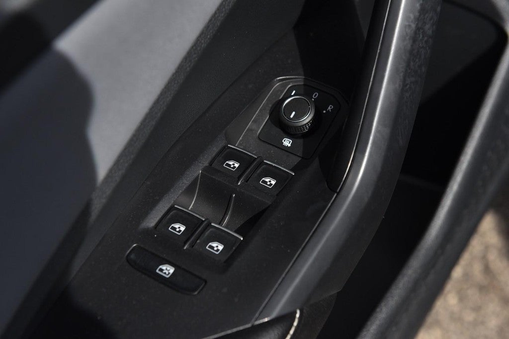 2025 Volkswagen Jetta SE Auto