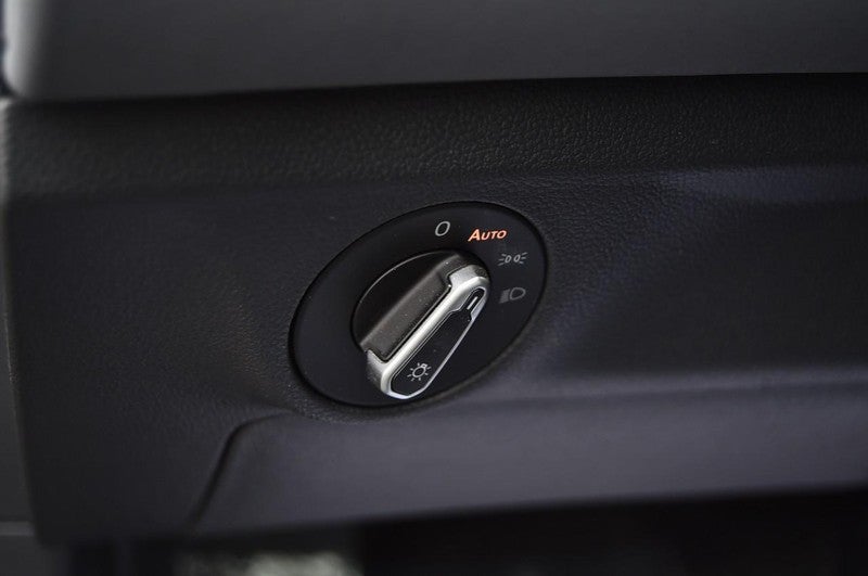 2025 Volkswagen Jetta SE Auto