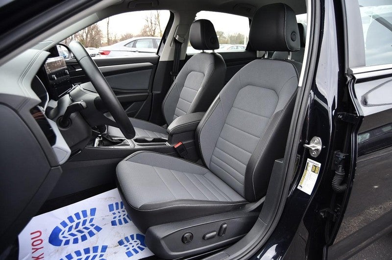 2025 Volkswagen Jetta SE Auto