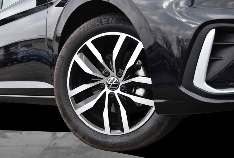 2025 Volkswagen Jetta SE Auto