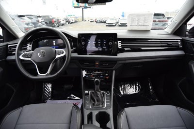 2025 Volkswagen Jetta SE Auto