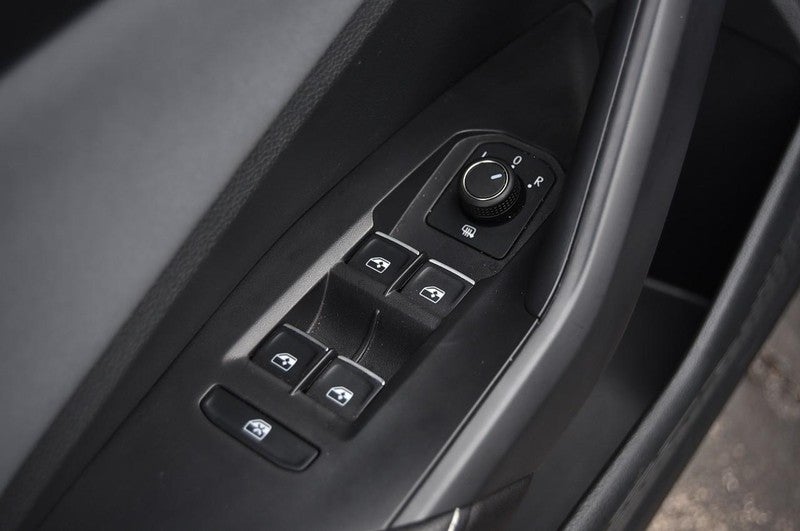 2025 Volkswagen Jetta SE Auto