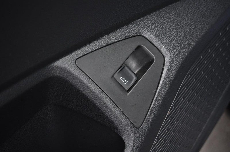 2025 Volkswagen Jetta SE Auto