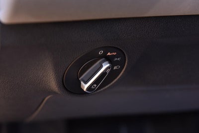 2025 Volkswagen Jetta SE Auto