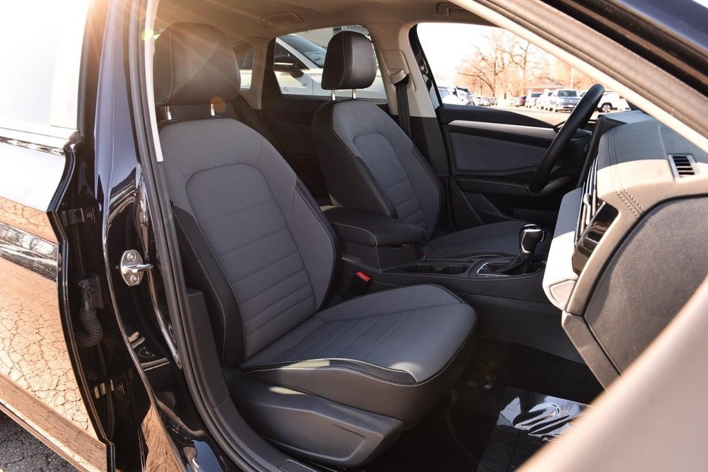 2025 Volkswagen Jetta SE Auto