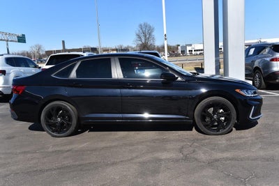 2025 Volkswagen Jetta SE Auto