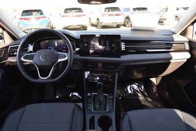 2025 Volkswagen Jetta SE Auto