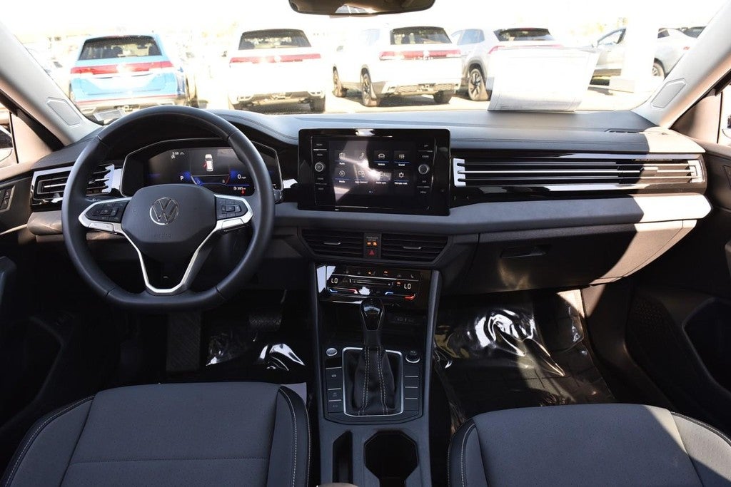 2025 Volkswagen Jetta SE Auto